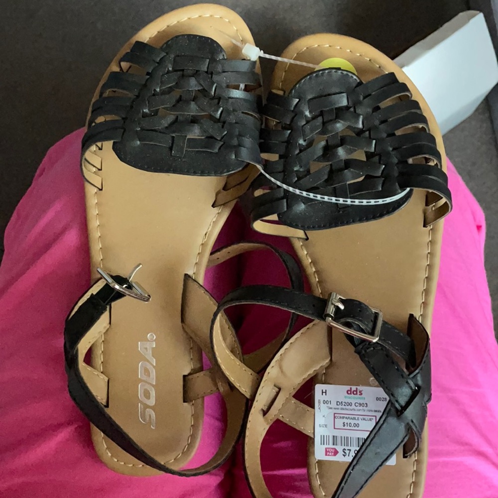 SODA black sandals never worn
